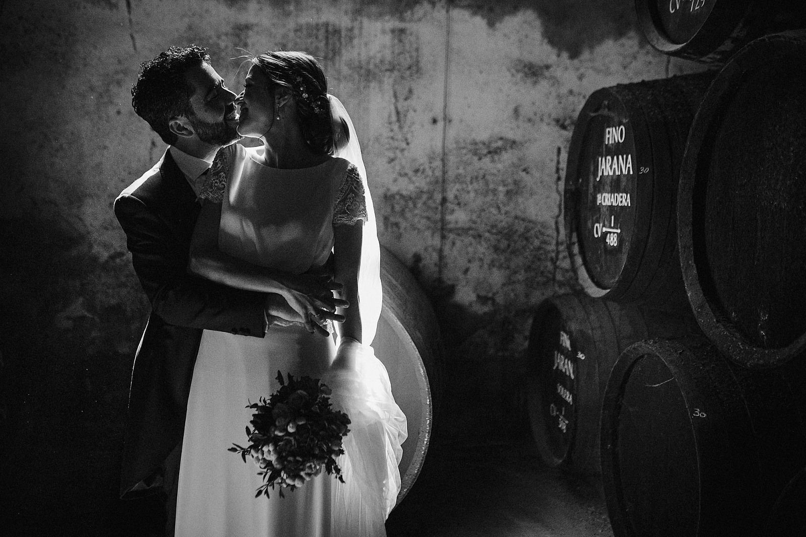 Fotografia de boda en Jerez. Bodegas Lustau. Juan Luis Morilla. Wedding photography in Jerez.