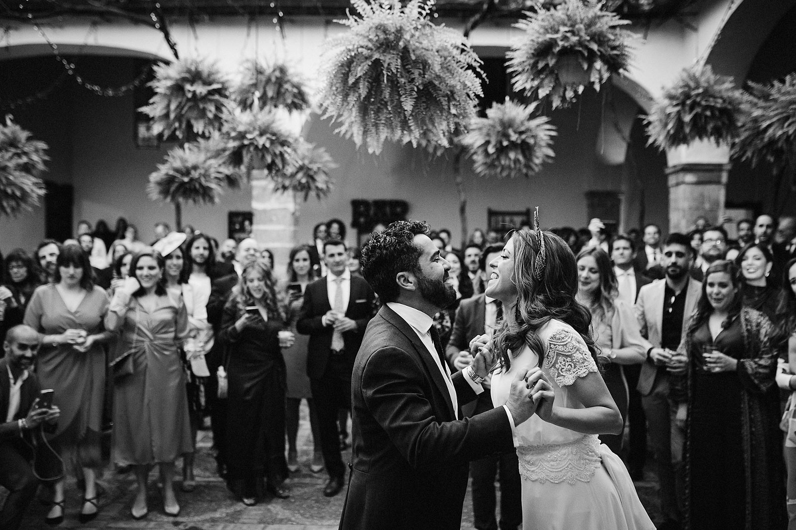 Fotografia de boda en Jerez. Bodegas Lustau. Juan Luis Morilla. Wedding photography in Jerez.